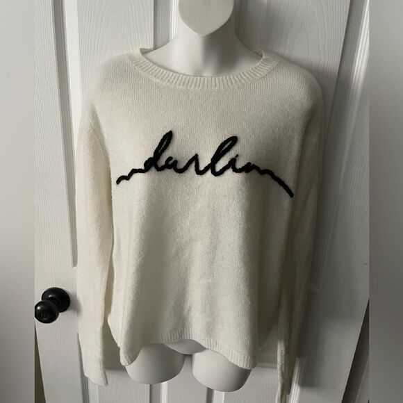 Women's Kittenish white Darlin sweater - Picture 1 of 7